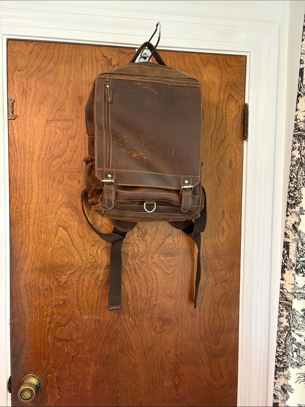 Vintage-Style Brown Leather Men's Backpack - Rugged Everyday Carry